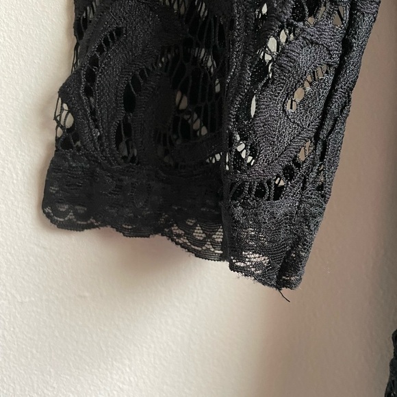 Black Adrianna Papell lace blouse NWT. Size small. - Picture 7 of 9